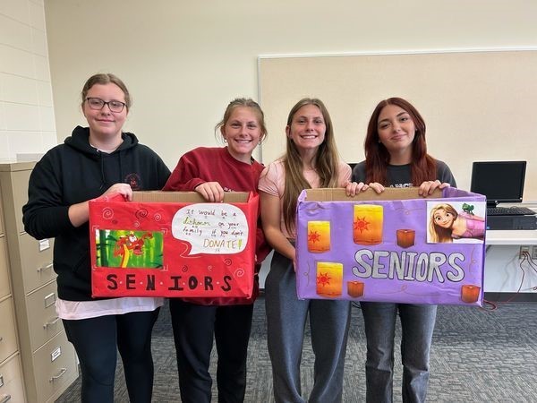 Seniors Homecoming food drive